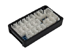 Carte adaptatrice électronique avec multiples connecteurs blancs dans un boîtier noir pour Dualtron X