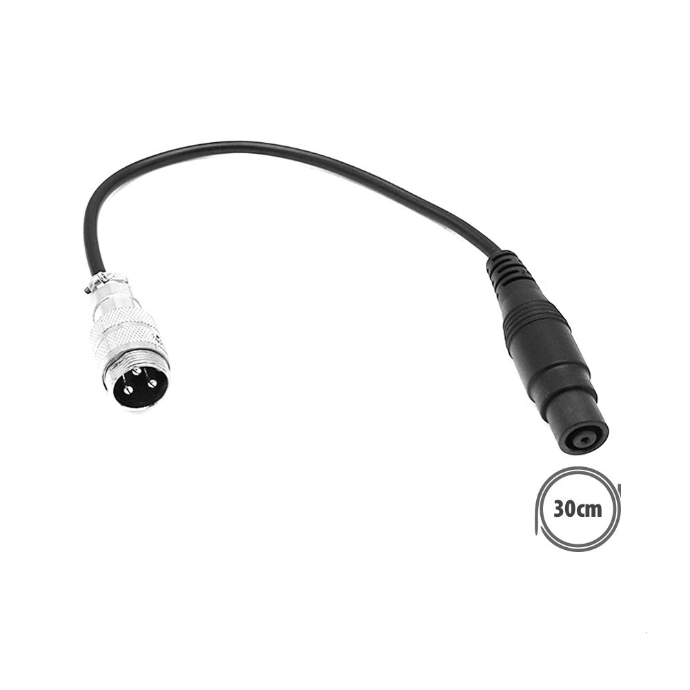 Câble adaptateur de chargeur noir de 30 cm avec connecteur à 3 broches sur fond blanc
