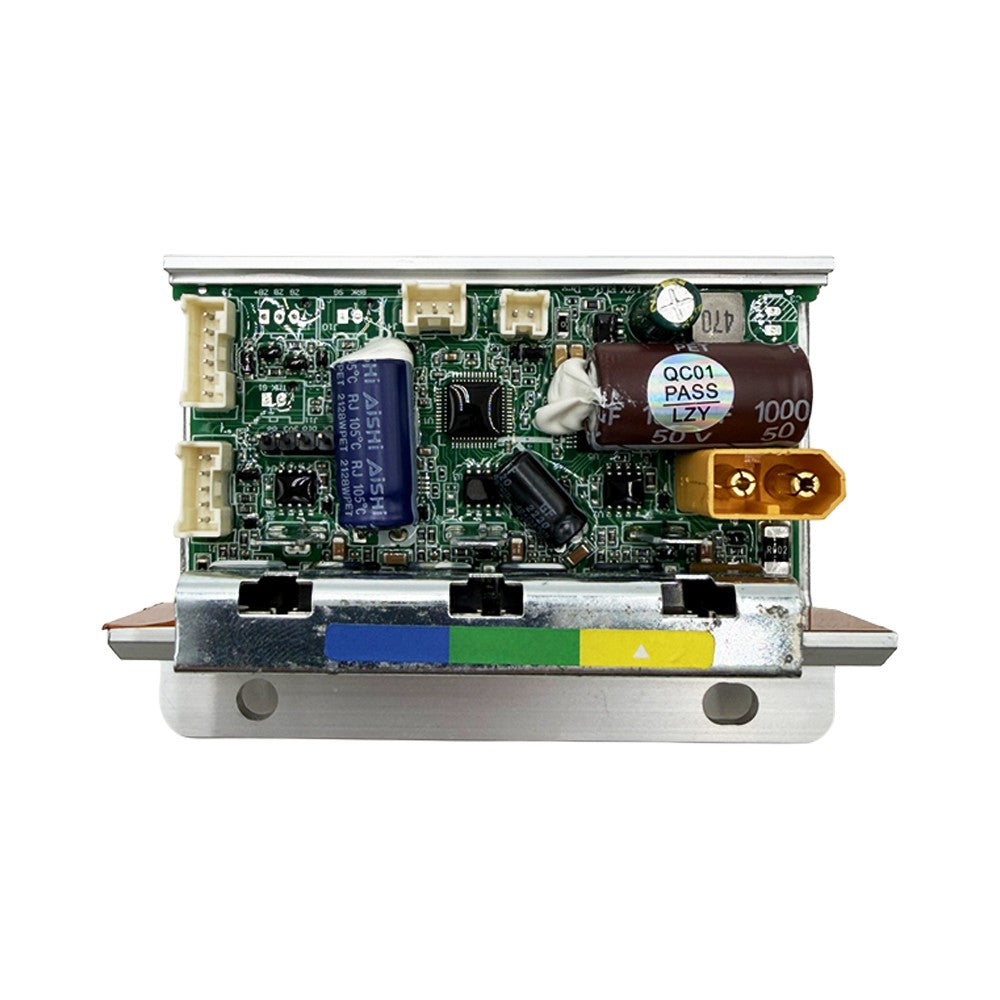Contrôleur électronique Xiaomi Elite monté sur un dissipateur thermique en aluminium vu de face