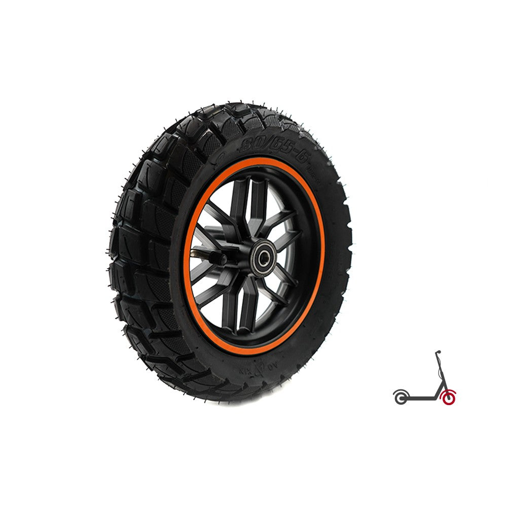 Roue avant complète noire avec liseré orange et pneu 80/65-6 pour KuKirin G2 Max vue de trois quarts