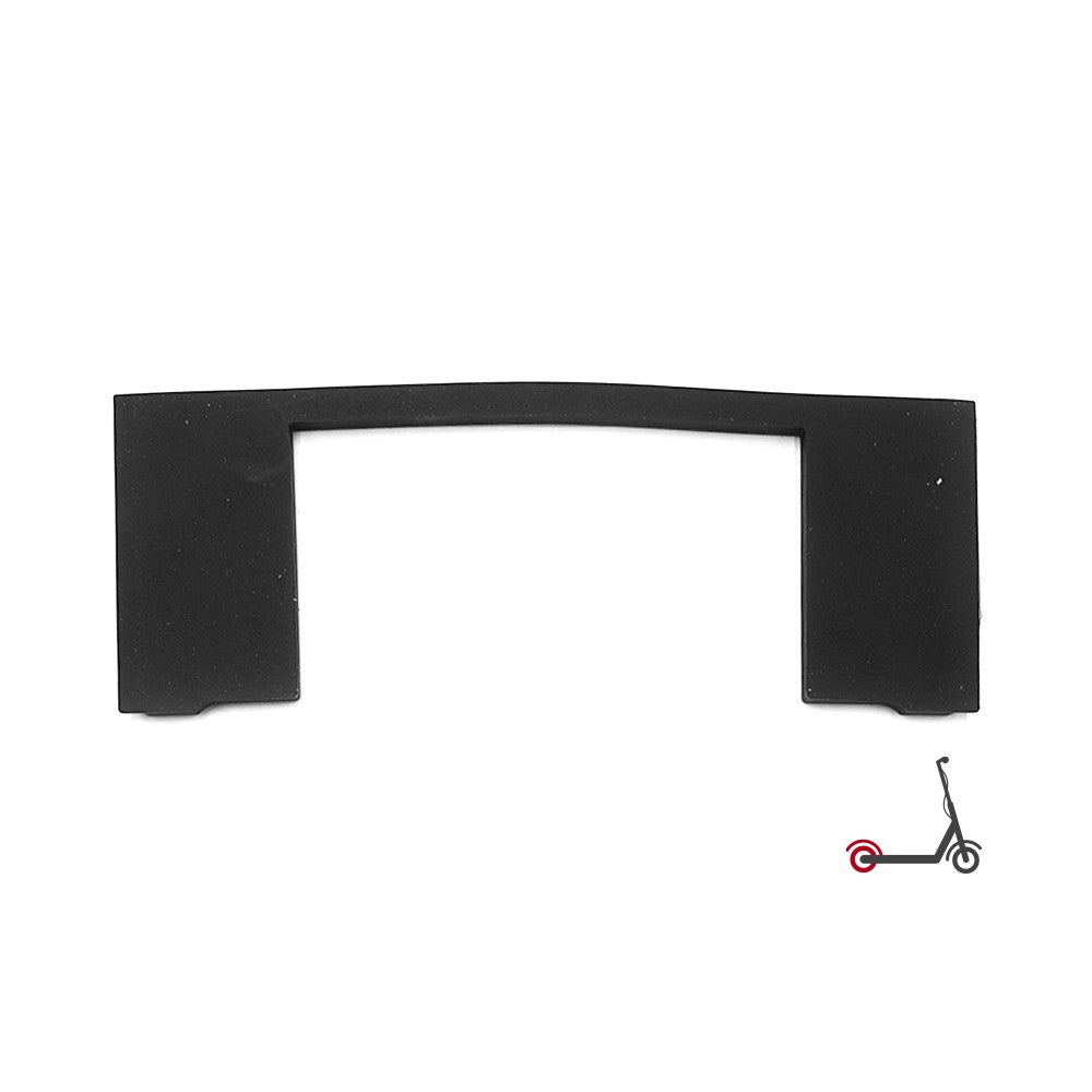 Pad arrière en caoutchouc noir pour trottinette électrique sur fond blanc