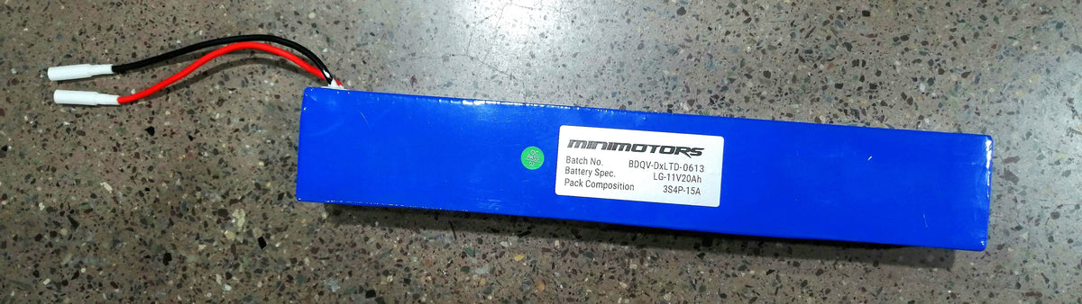 Batterie secondaire bleue Minimotors 11V 20Ah pour trottinette électrique Dualtron X Limited