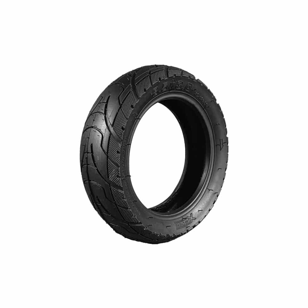 Pneu route noir 8.5x3.0 renforcé pour trottinette électrique vu de trois quarts