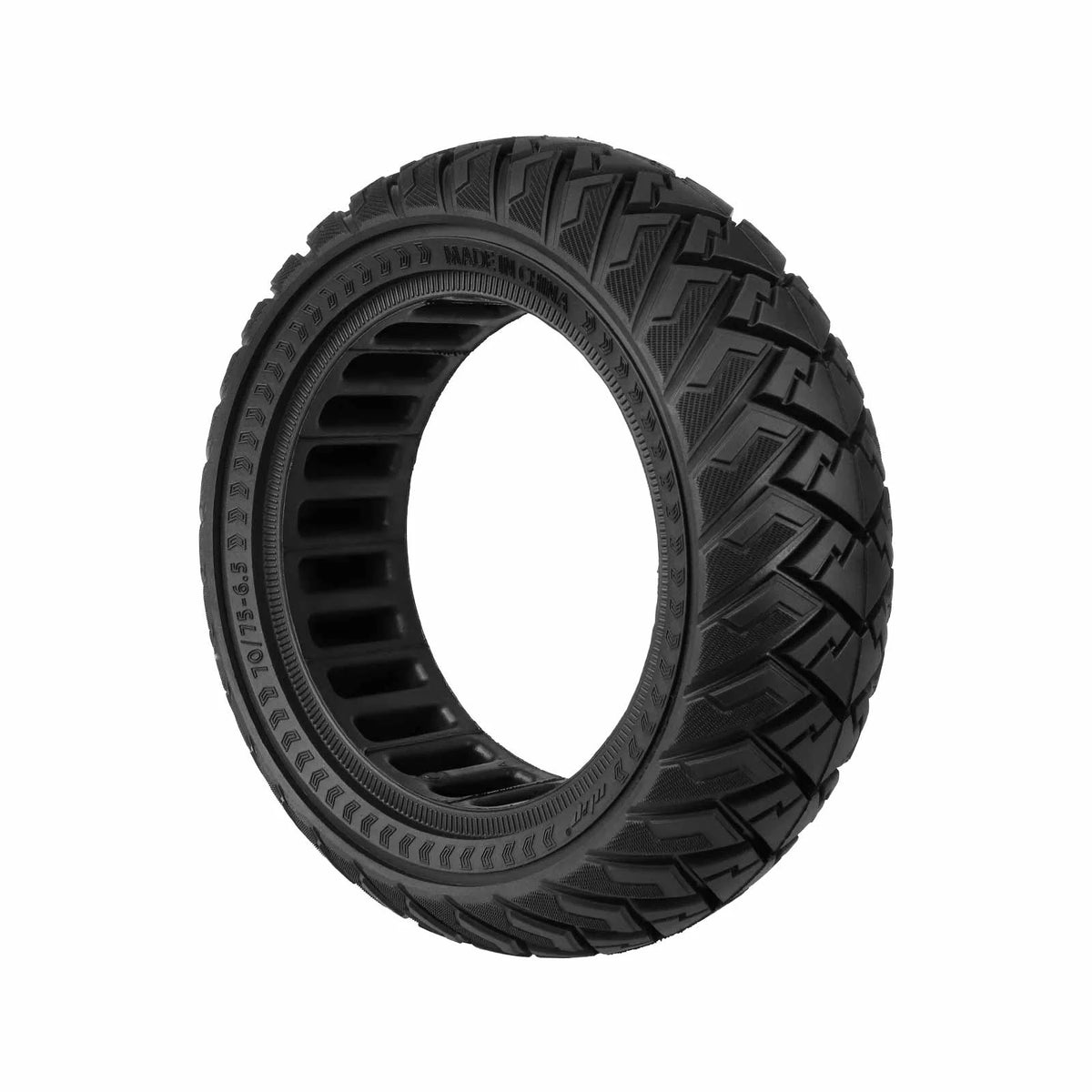 Pneu plein tout-terrain 10 pouces noir pour trottinette électrique vu de trois-quarts