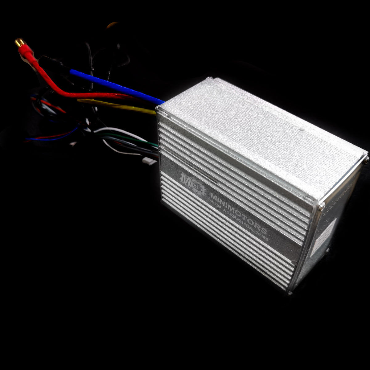 Contrôleur en aluminium Minimotors 84V avec ses câbles de connexion