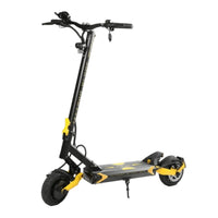 Trottinette Électrique Teverun Blade Mini Ultra coloris noir & jaune, vue trois quarts sur fond blanc — Weebot.