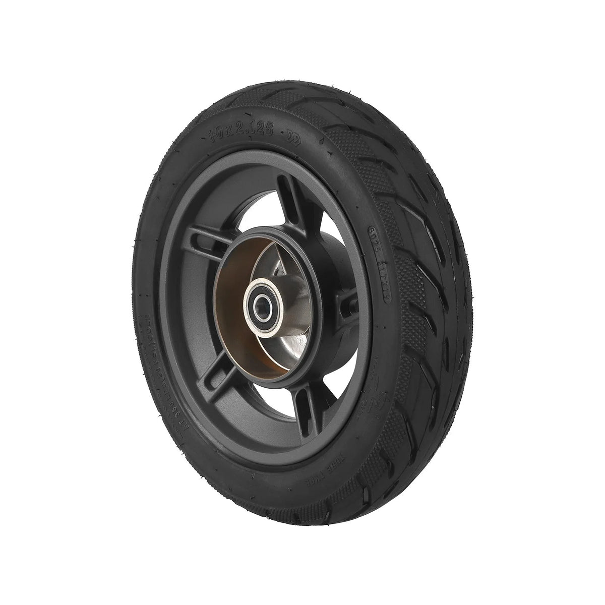 Roue 10 pouces avec pneu tubeless Yuanxing et jante noire vue de trois quarts