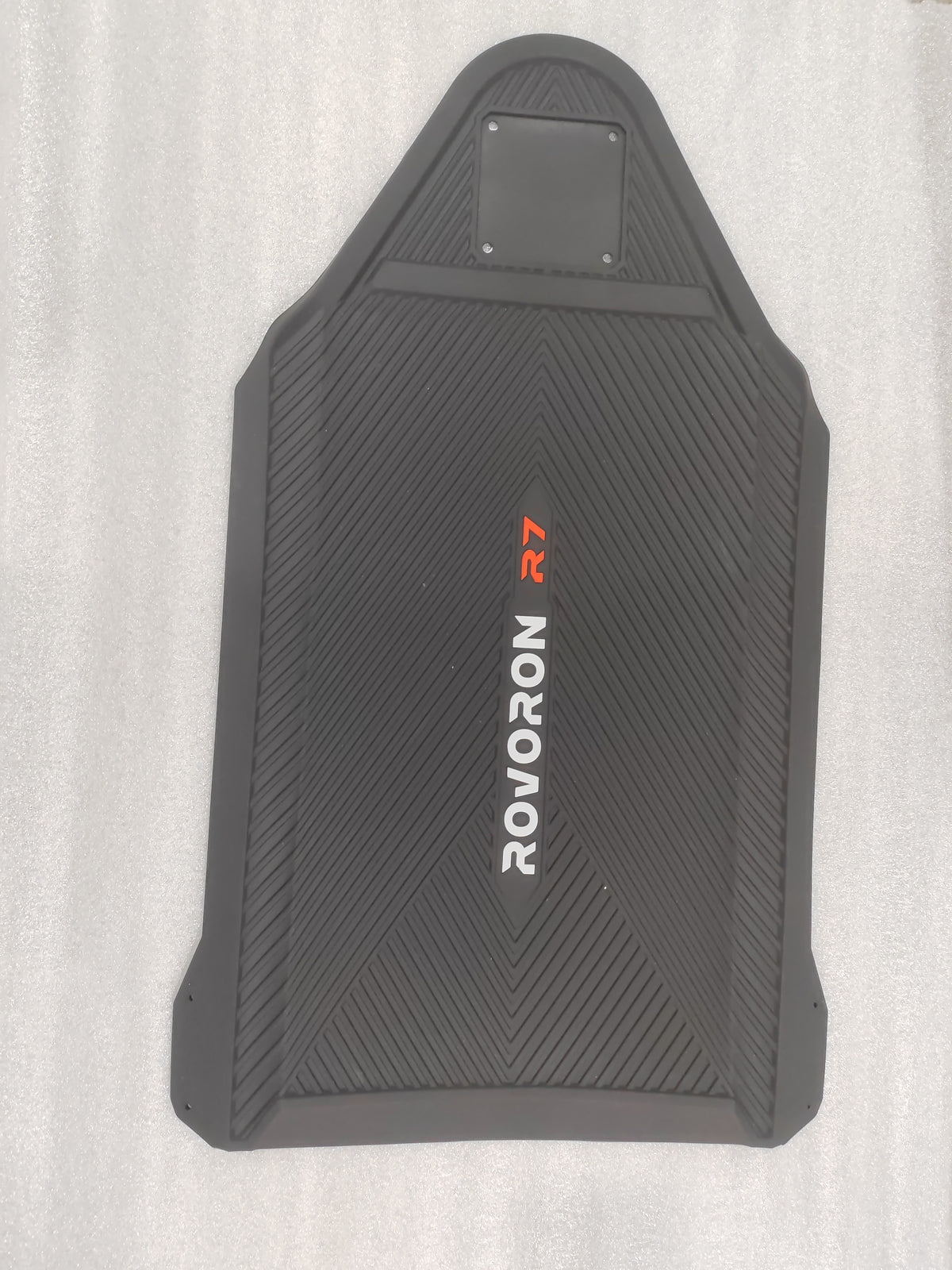 Grip de deck en caoutchouc noir marqué Rovoron R7 vu de dessus