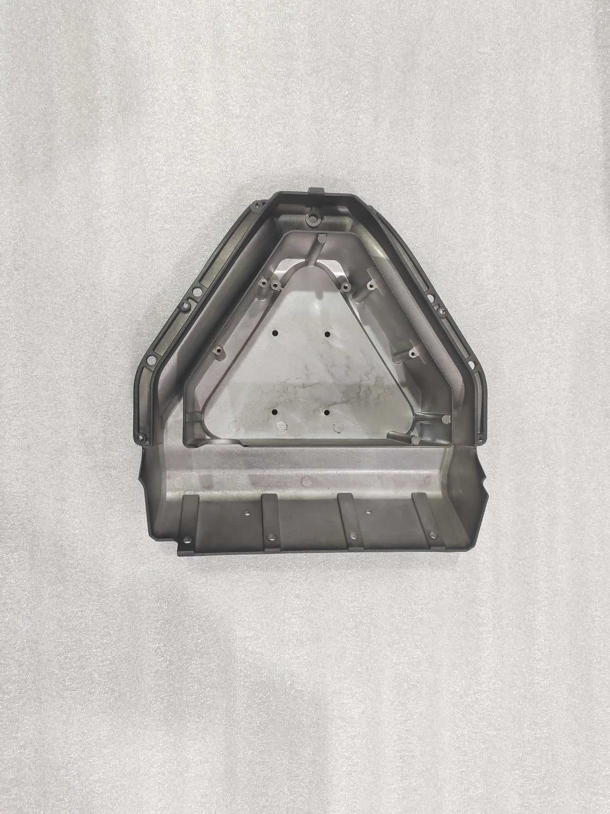 Vue intérieure de la base métallique du boîtier de contrôle de trottinette électrique Rovoron R7