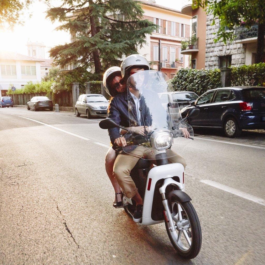 Scooter électrique Askoll ES3 100 cm3 - Weebot