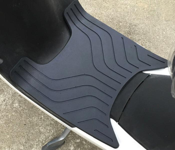 tapis repose pieds niu m1 zoom