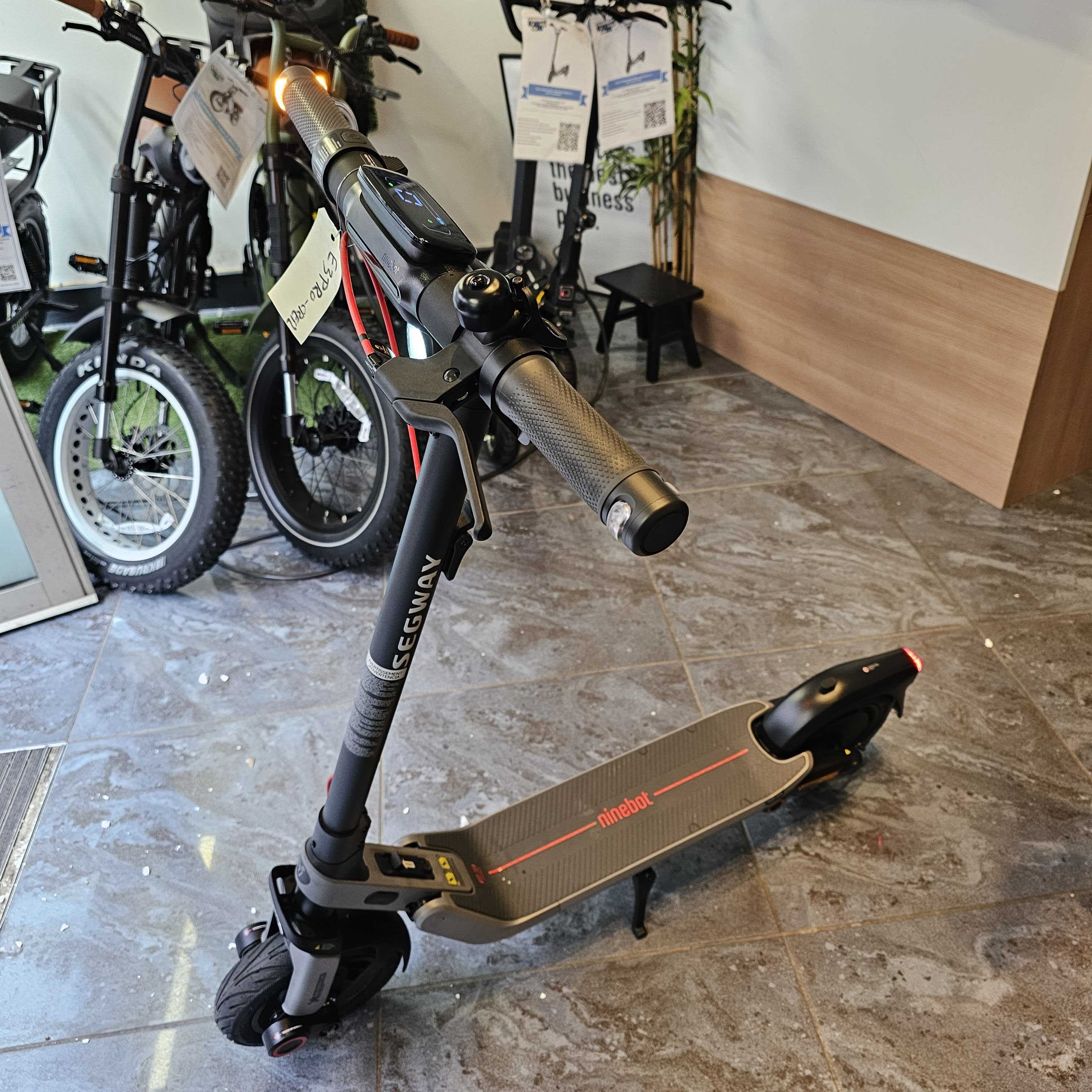 Elektrische Step F3 Pro E Ninebot by Segway
