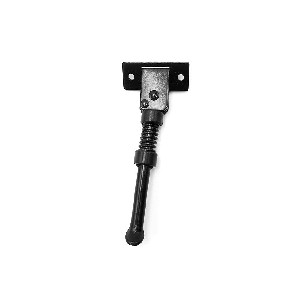Béquille noire pour trottinette électrique avec sa plaque de fixation isolée sur fond blanc