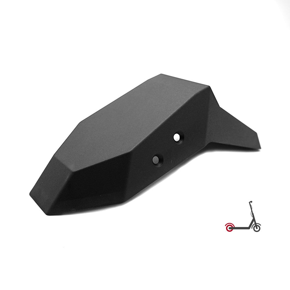 Garde-boue arrière noir pour trottinette électrique vu en perspective sur fond blanc