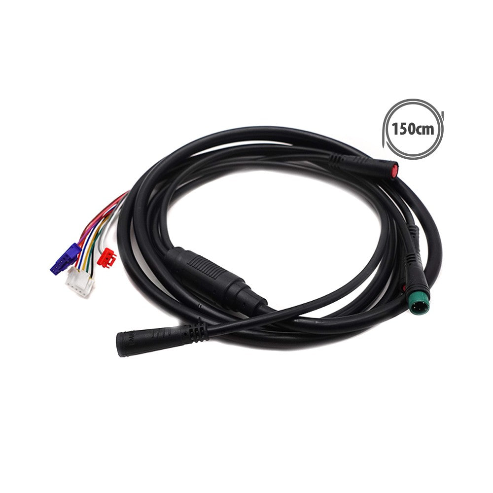 Câble data principal noir de 150 cm avec connecteurs étanches et fiches de câblage sur fond blanc