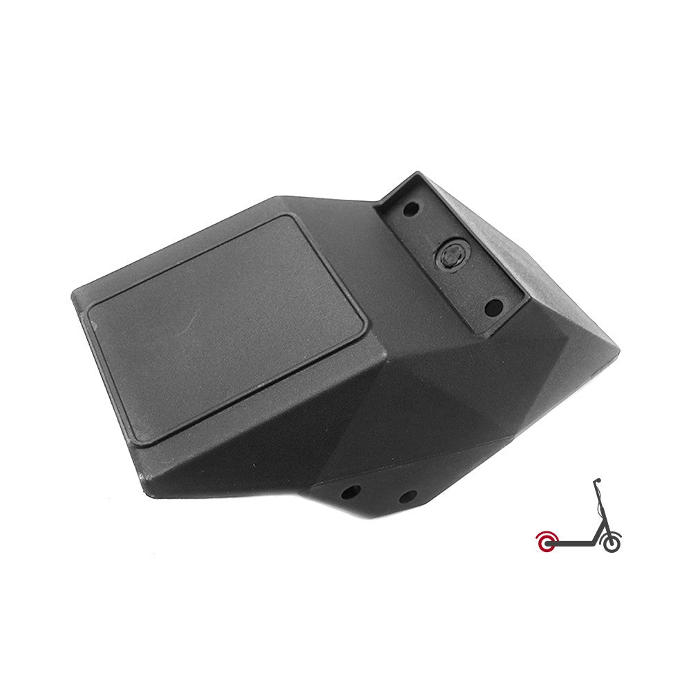 Garde-boue arrière en plastique noir pour trottinette électrique sur fond blanc