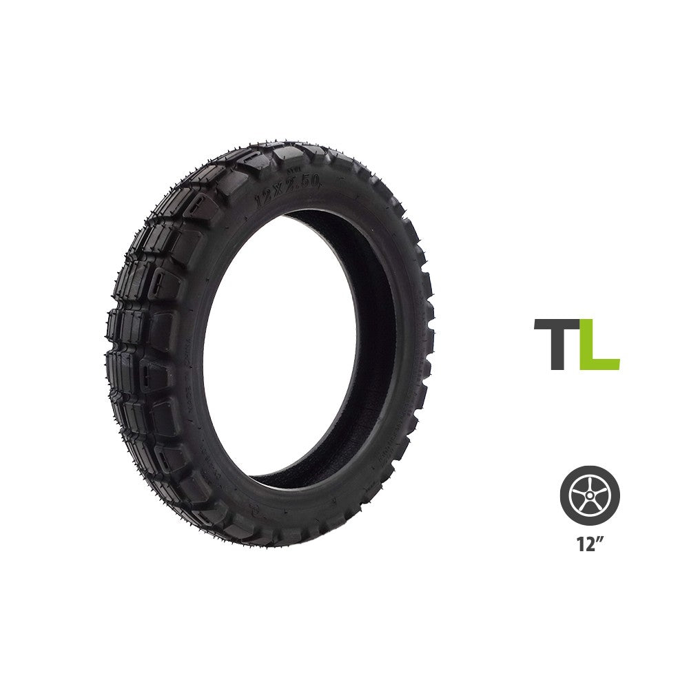 Pneu tubeless semi off-road noir 12x2,50 pour trottinette électrique vu en perspective
