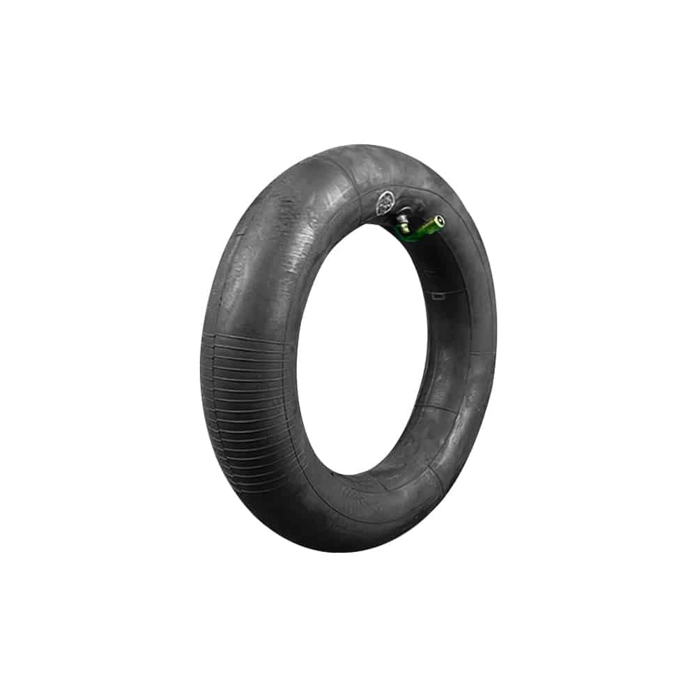 Chambre à air noire 90/65-6.5 avec valve coudée sur fond blanc