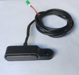 Clignotant arrière droit noir pour trottinette électrique Dualtron Sonic Alien avec son câble de connexion