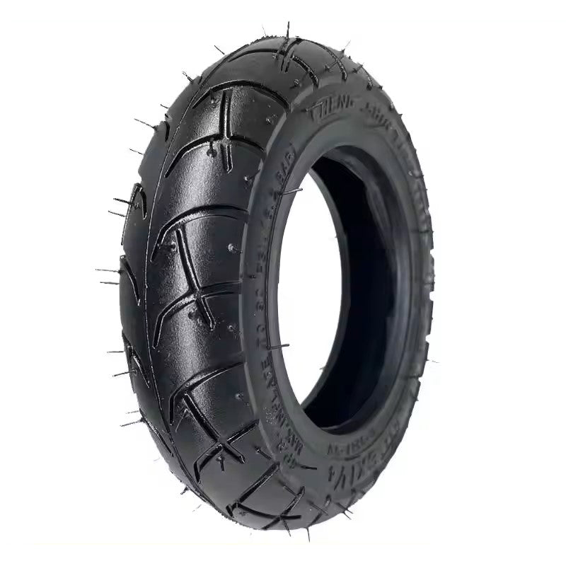 Pneu CST 6 pouces noir pour trottinette électrique vu de trois quarts