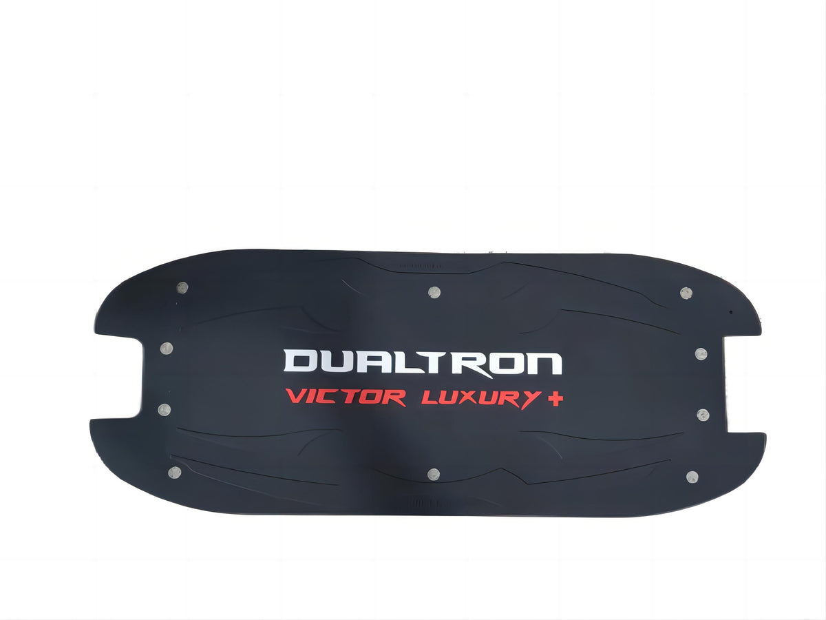 Grip en caoutchouc noir avec le logo Dualtron Victor Luxury Plus vu de dessus