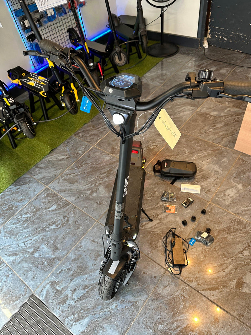 Trottinette Électrique Weebot Eroz Pulsar - 10 Pouces  (60V 18Ah) - Occasion