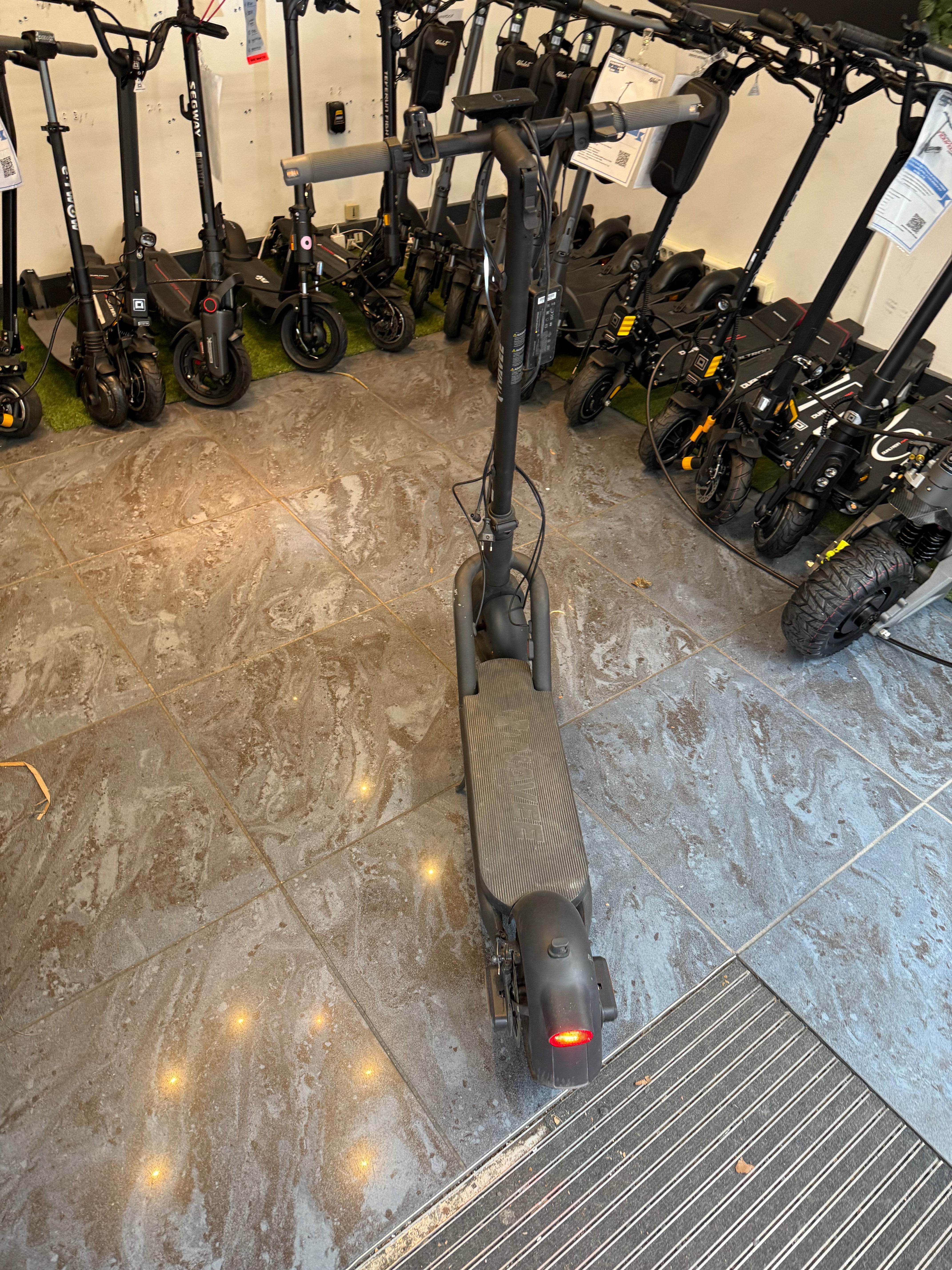 Trottinette Électrique Occasion Navee N65i : Reconditionnée