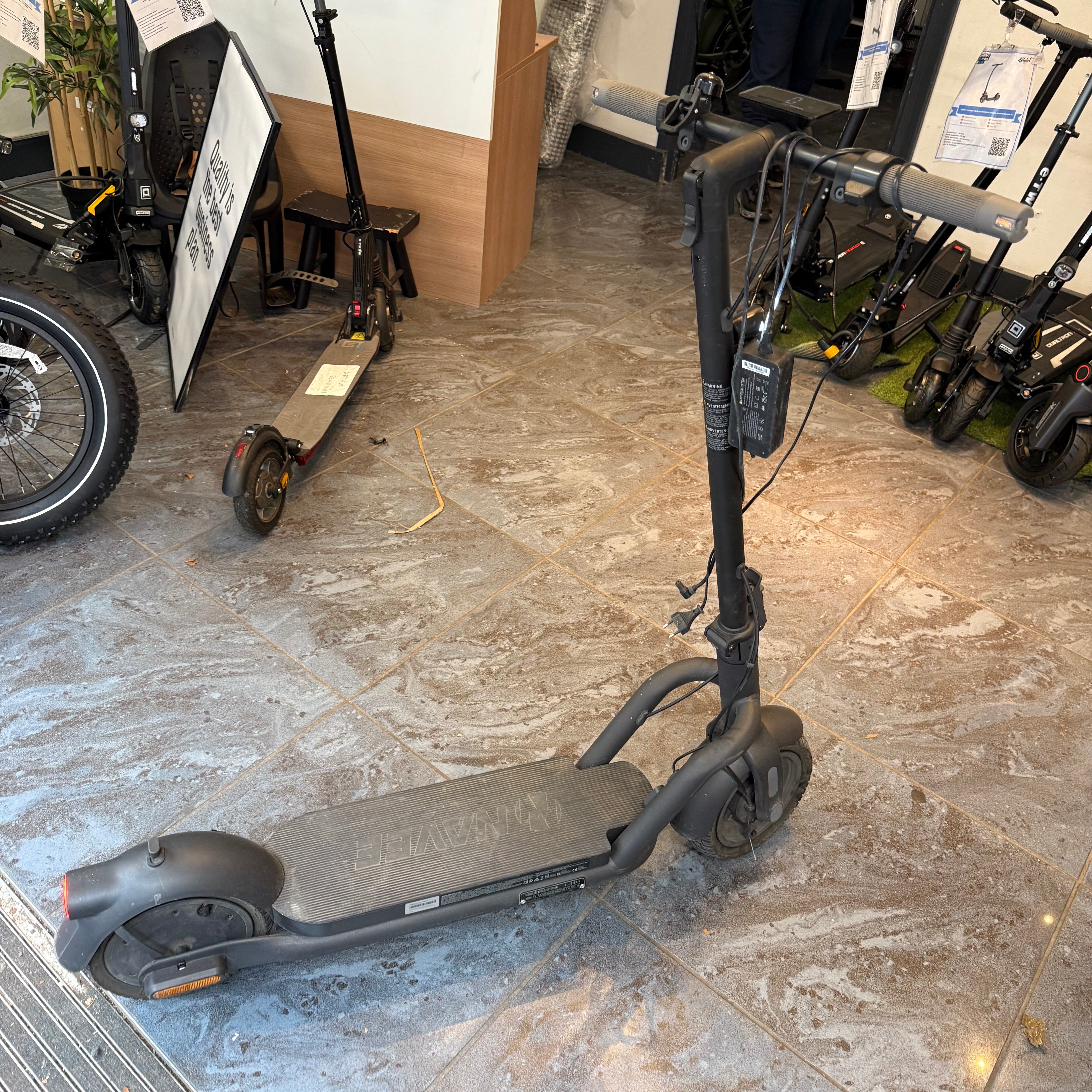 Trottinette Électrique Occasion Navee N65i : Reconditionnée