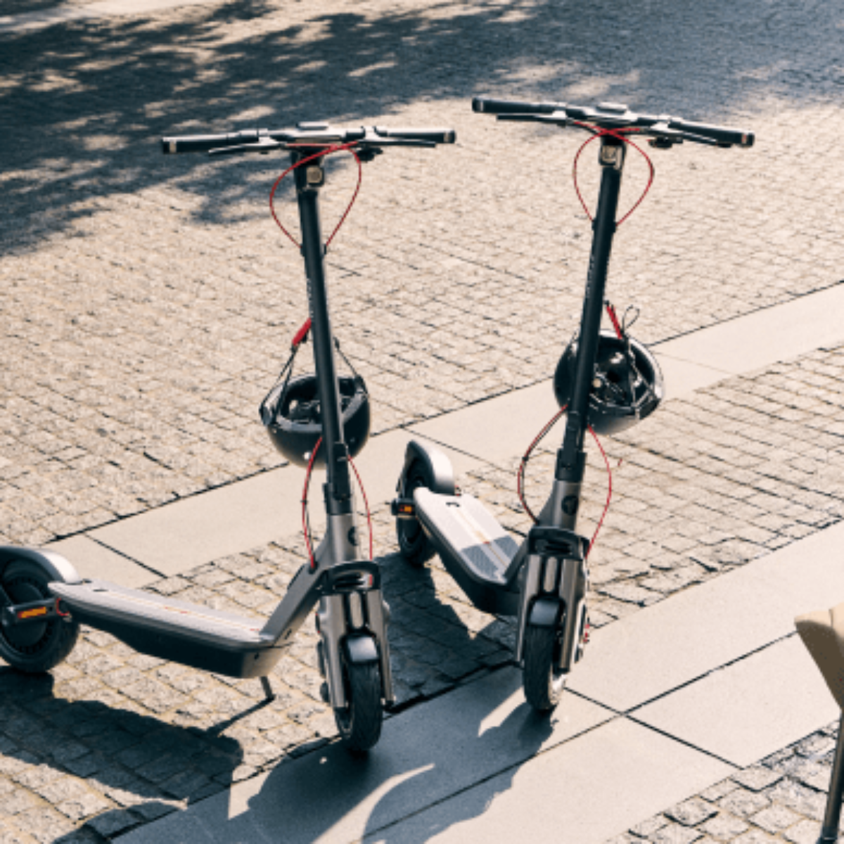 Trottinette Électrique F3 Pro E Ninebot by Segway : Urbaine et Ultra Pratique - Weebot