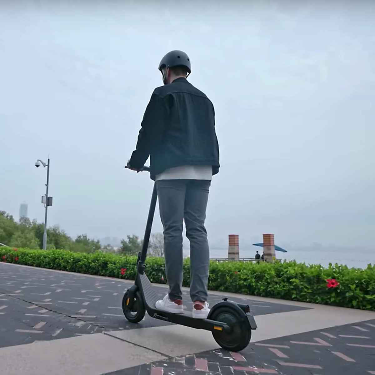 Trottinette Électrique Inmotion Air : Moderne et Pratique - Weebot