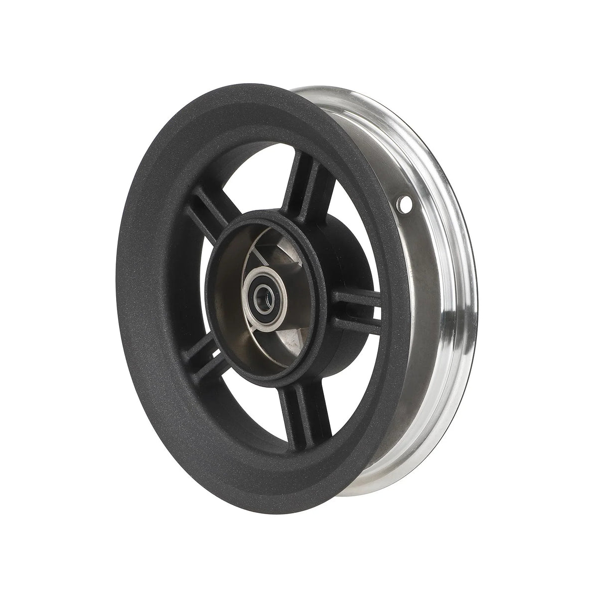 Jante de roue noire et argentée pour trottinette électrique vue de trois-quarts