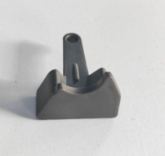 Carénage latéral arrière droit noir de Dualtron Sonic Alien posé sur un fond clair