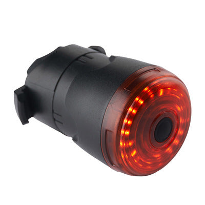 Feu arrière intelligent compact de trottinette et vélo avec LED rouge allumées