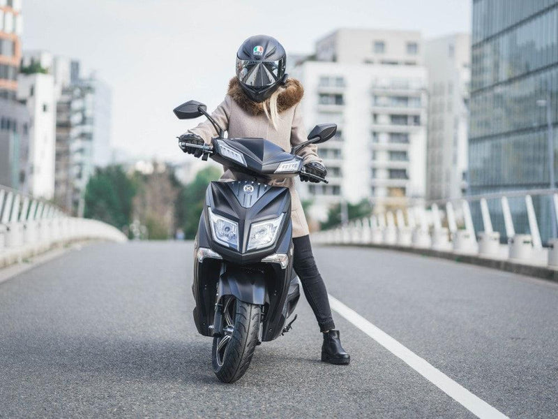 scooter electrique sunra hawk plus lifestyle