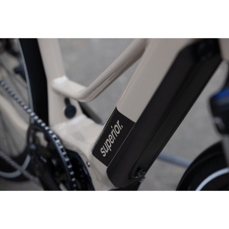 Vélo Électrique VTC Superior EXR : Fiable et Performant - Weebot
