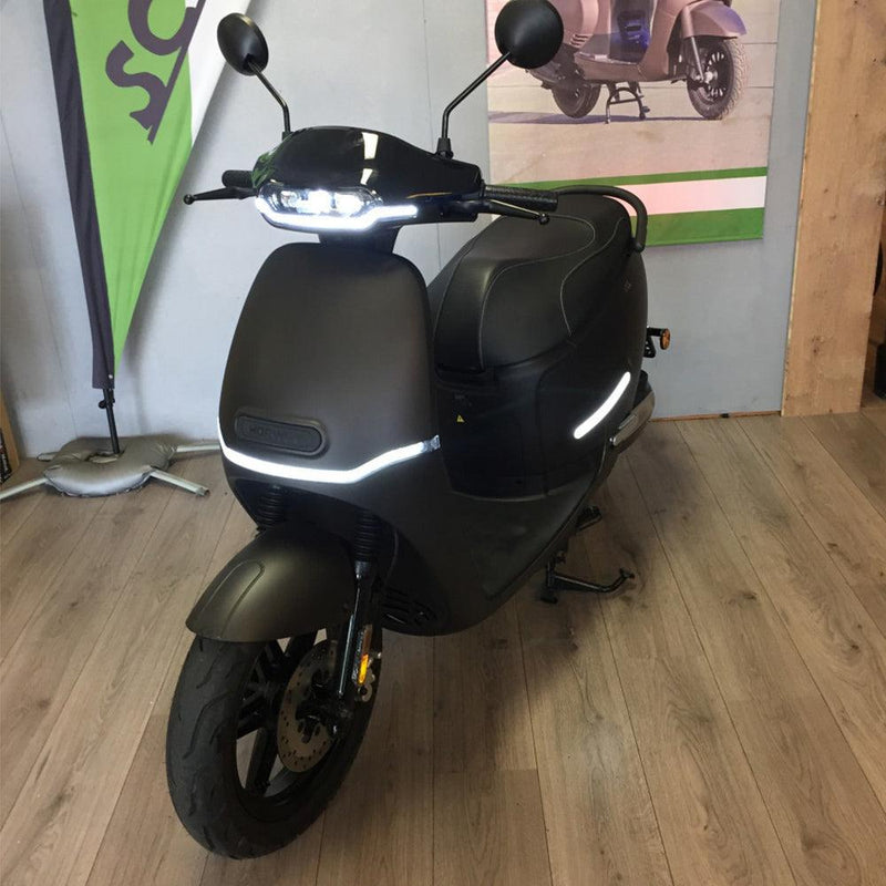 Peinture moto et scooter Noire Mate 