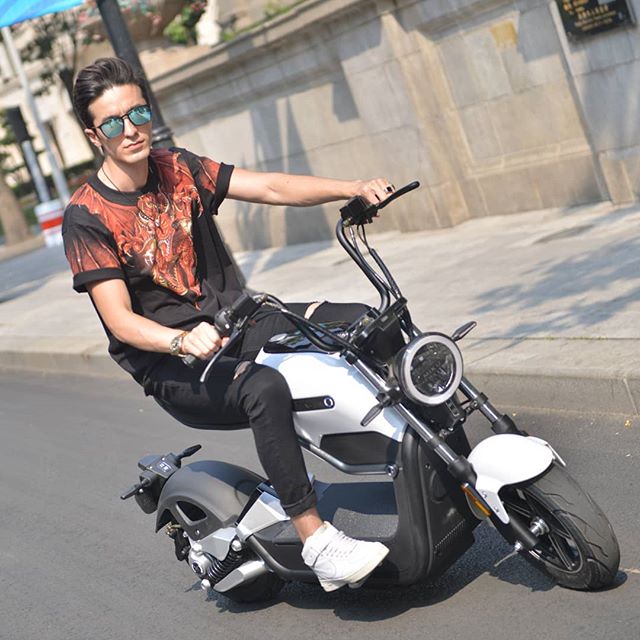 scooter electrique sunra miku max homme